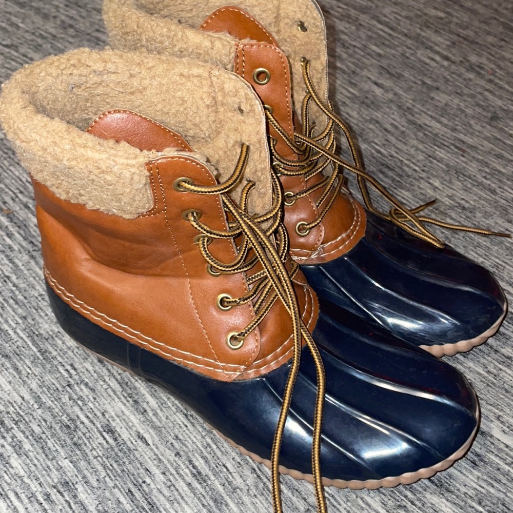 Very cute duck boots